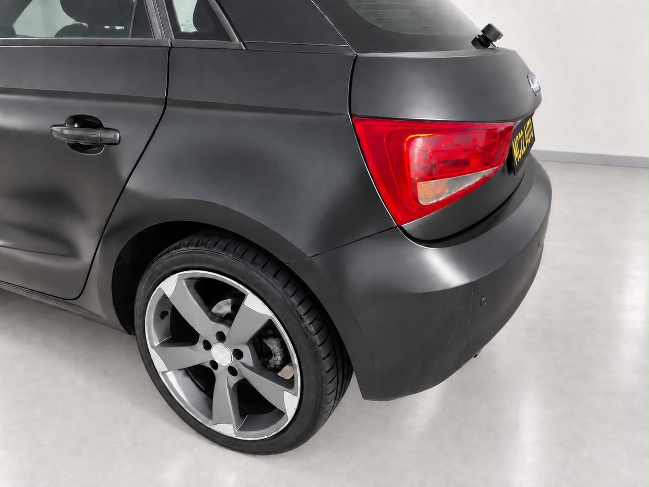 Audi A1 Sportback 1.6 TDI 90 CV – 5 Porte – Navi – Doppia Chiave OK NEOPATENTATI