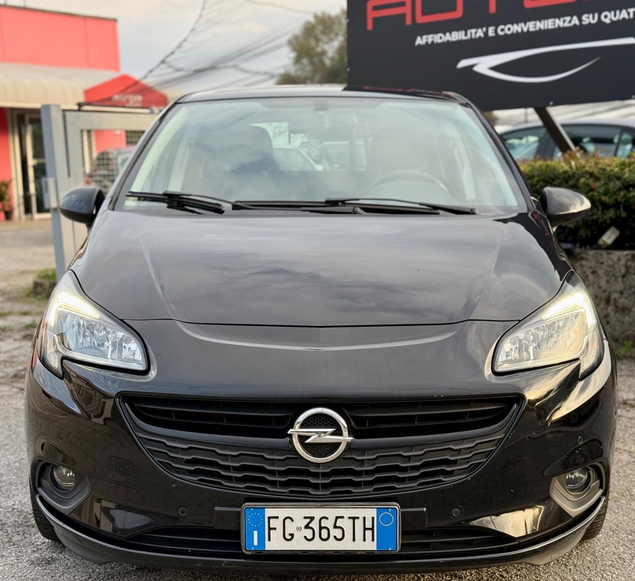 Opel Corsa 1.2 5 porte 2017 total black