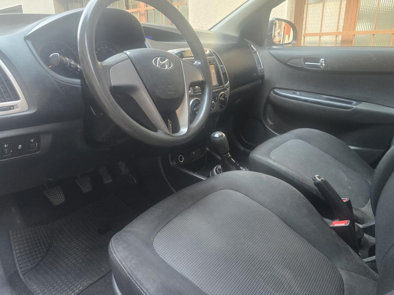 Hyundai i20 1.1 CRDi 5p. Sound Edition - Doppio treno di gomme