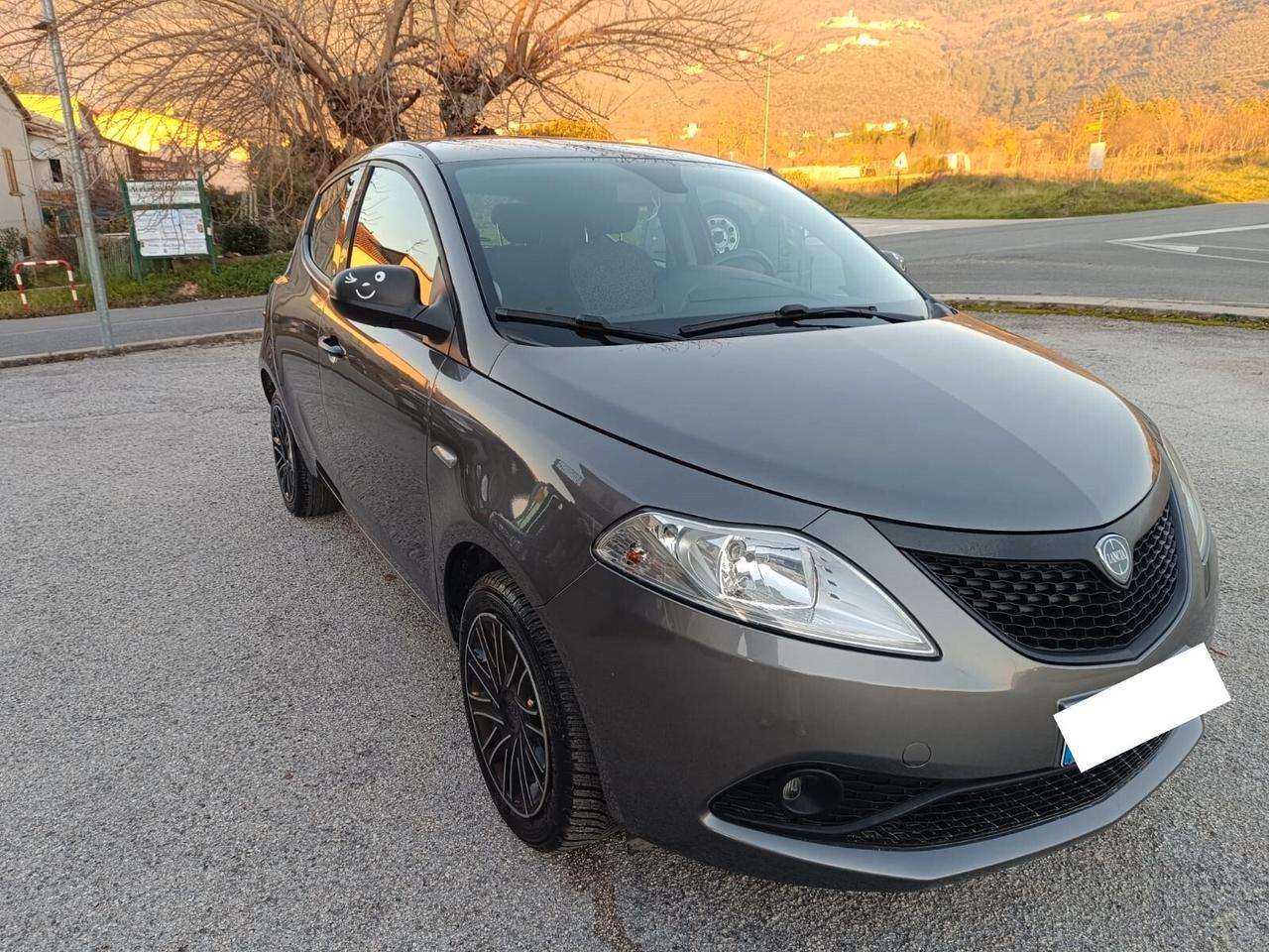 Lancia Ypsilon 1.2 69 CV 5 porte GPL Ecochic Gold