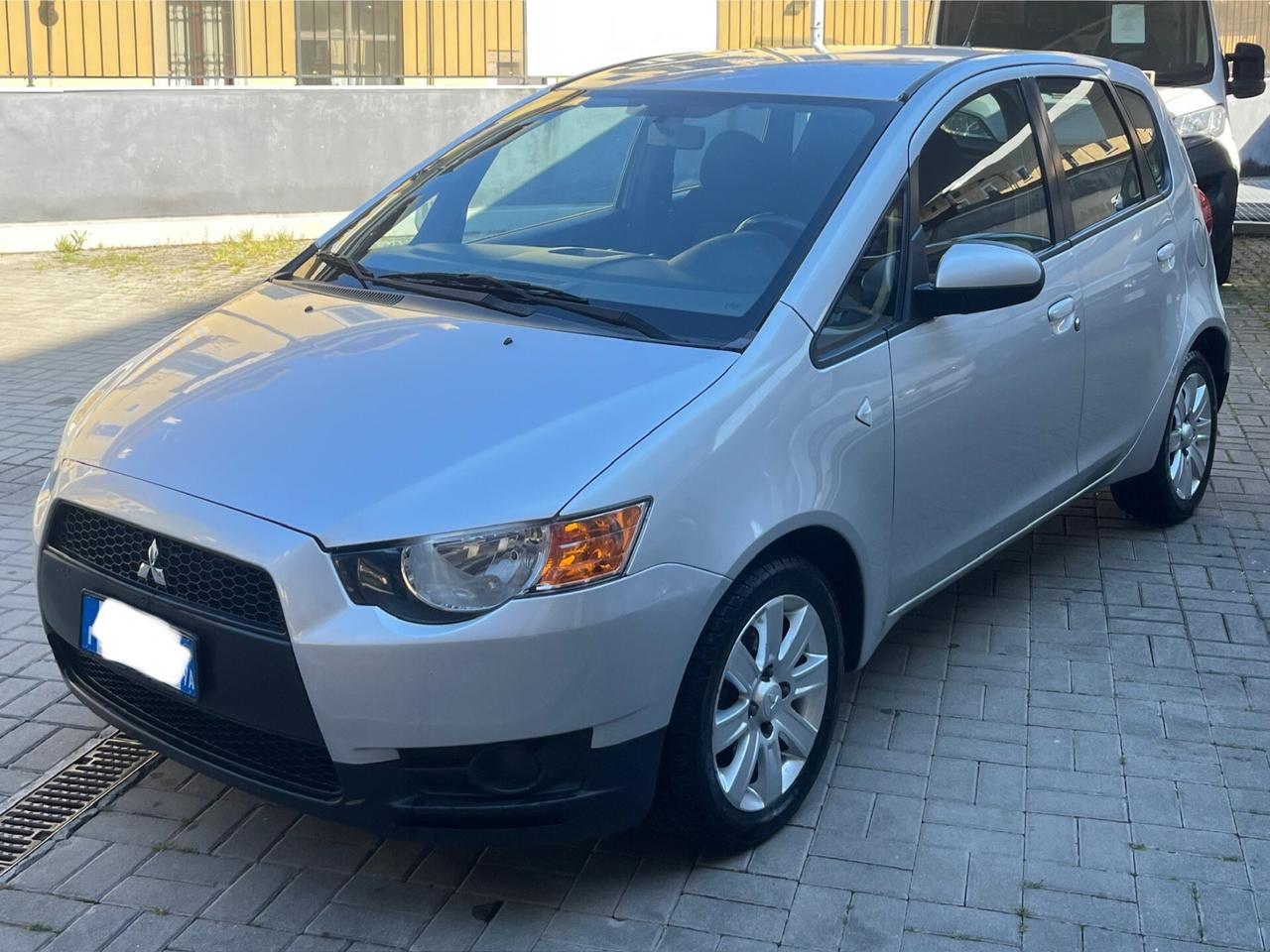 MITSUBISHI COLT - 1.3 BENZINA - 5 PORTE - CAMBIO AUTOMATICO - ANCHE PER NEOPATENTATI