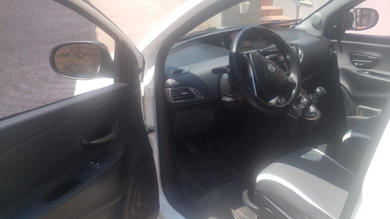 Lancia Ypsilon 1.2 GPL - 2015