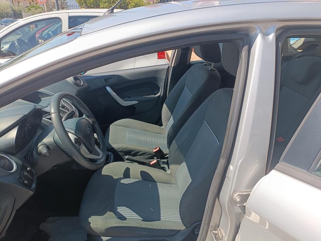 Ford Fiesta Ikon 1.4 TDCi 70CV 5 porte