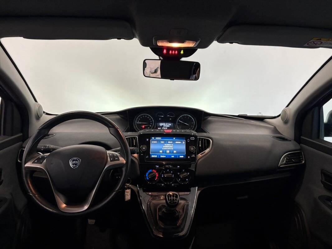 Lancia Ypsilon III 1.0 firefly hybrid Gold s&s 70cv 5p.ti