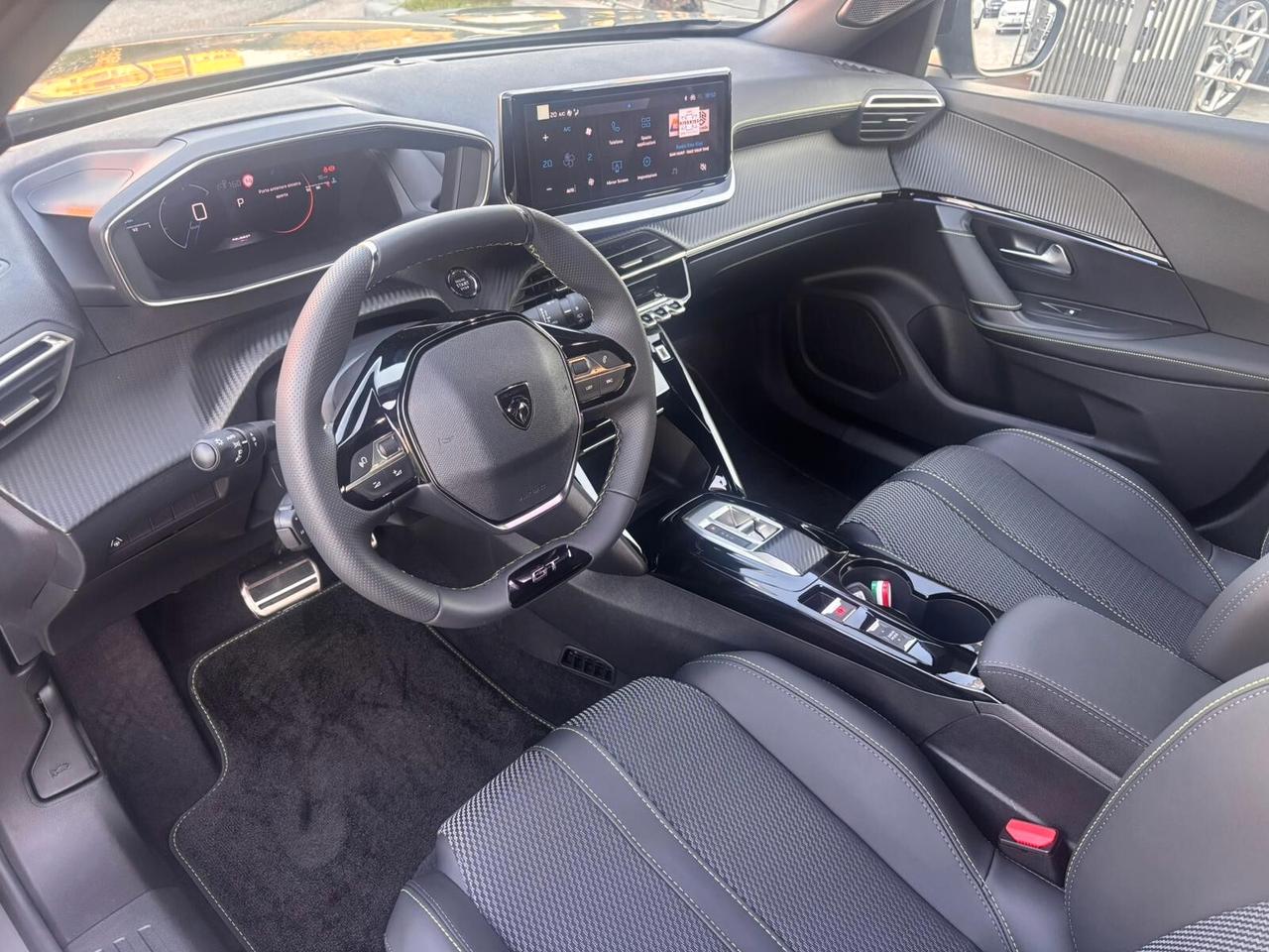 Peugeot 2008 Hybrid 145 e-DCS6 GT KM 0