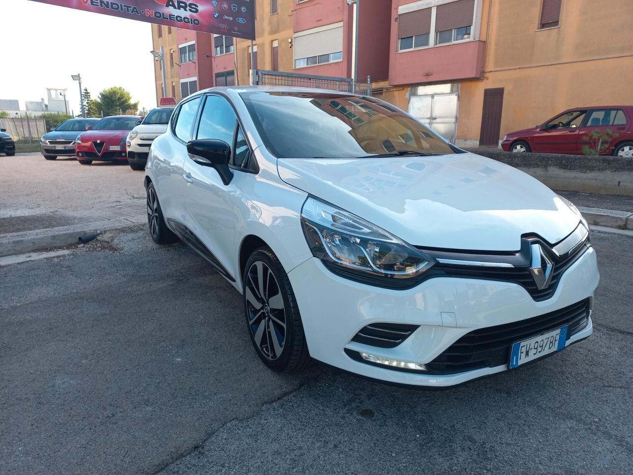Renault Clio dCi 8V 75 CV 5 porte Moschino Intens