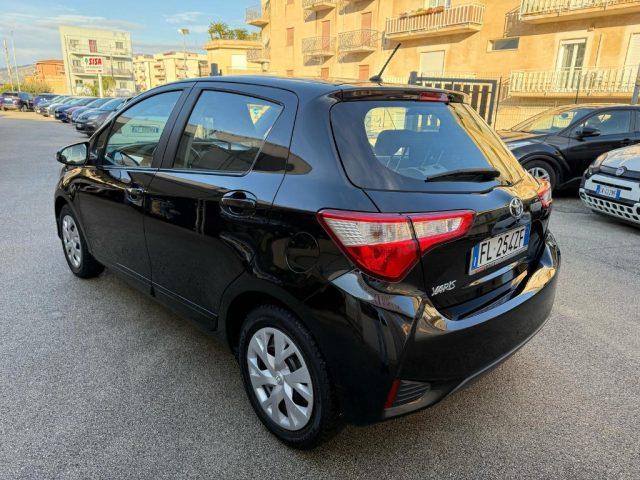 TOYOTA Yaris 1.0 5 porte Active