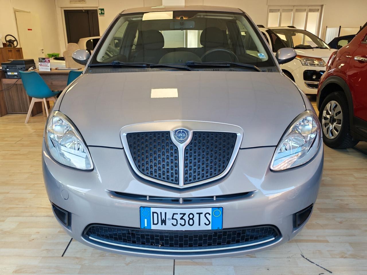 Lancia Ypsilon - TAGLIANDATA - tenuta MOLTO bene !!!