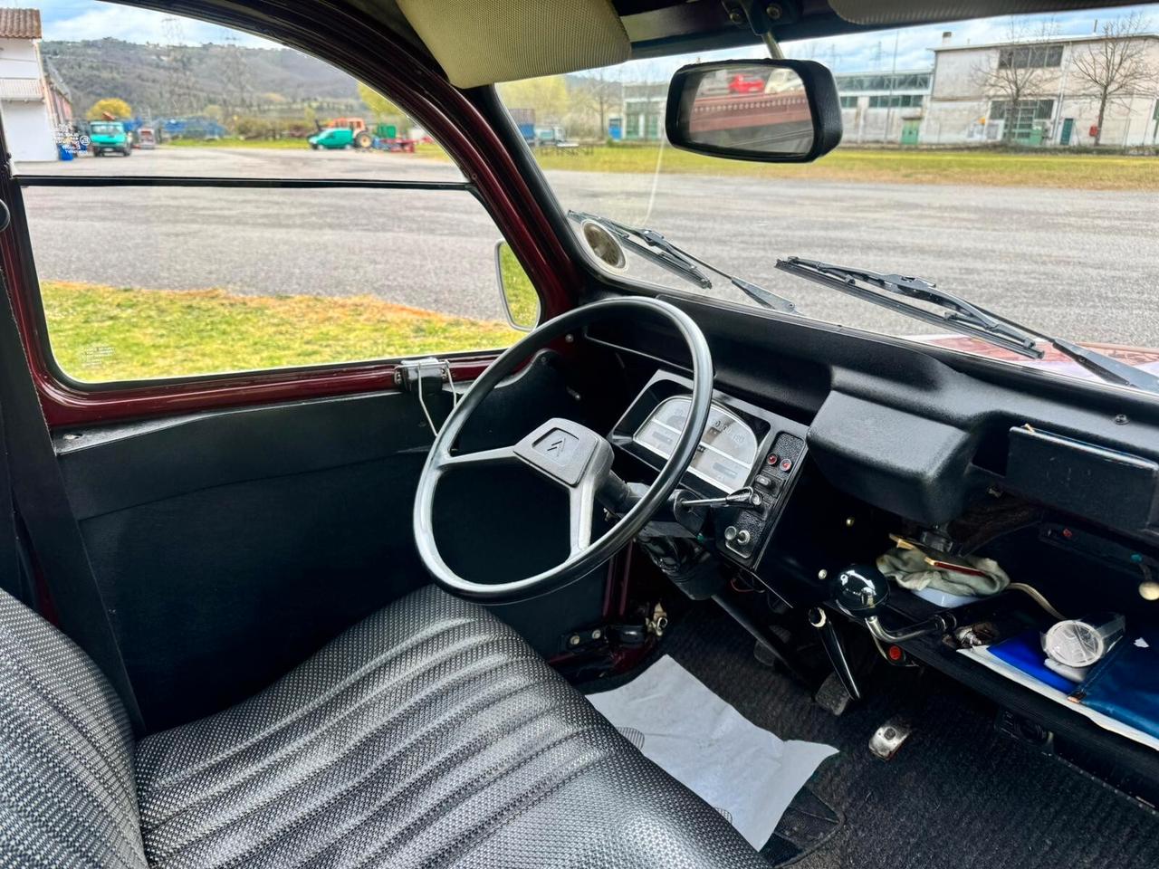 Citroen 2CV6 "Charleston"