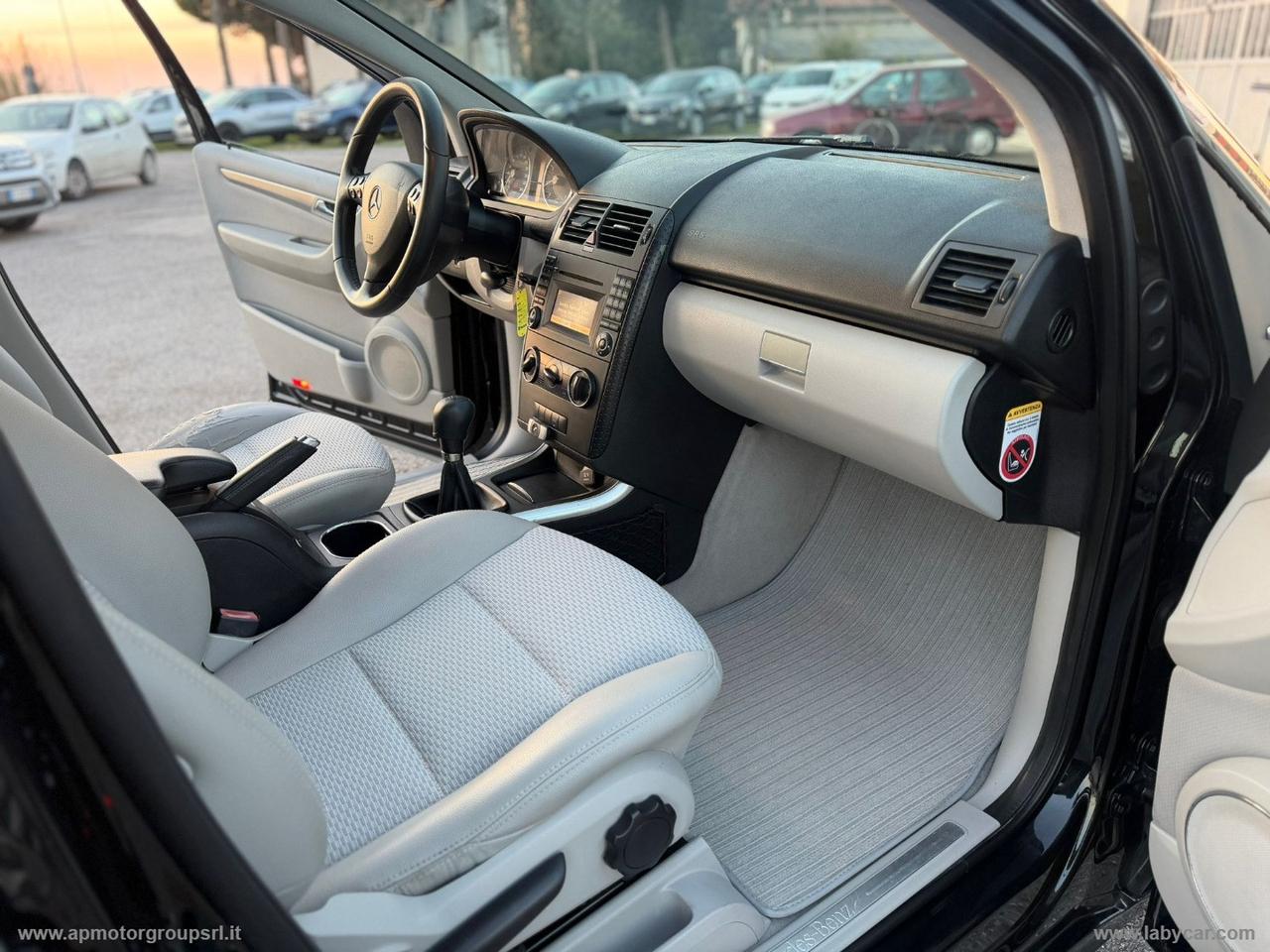 MERCEDES-BENZ A 150 BlueEFFICIENCY Avantgarde