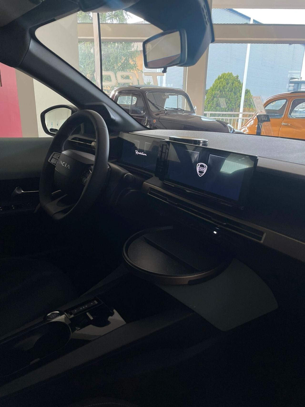 NEW LANCIA YPSILON - Hybrid e-DCT