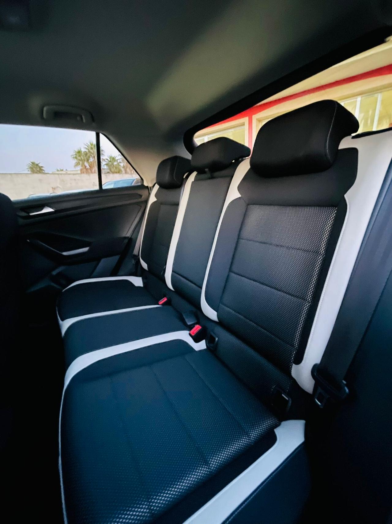 Volkswagen T-Roc 1.6 TDI Advanced BlueMotion Virtual