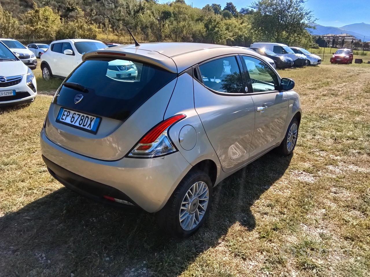Lancia y metano