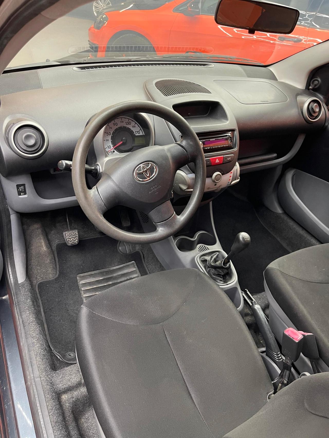 Toyota Aygo 1.0 12V VVT-i 3 porte ok neopatentati