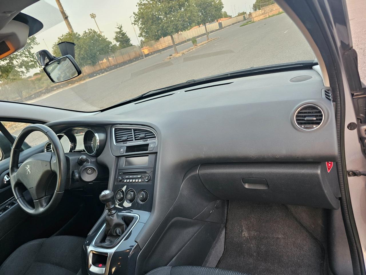 Peugeot 5008 1.6 HDi 115CV 7 posti unico proprietario