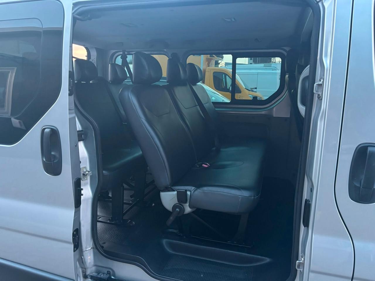 RENAULT TRAFIC 2.0 DCI 120 CV 9 POSTI - MOTORE RIFATTO