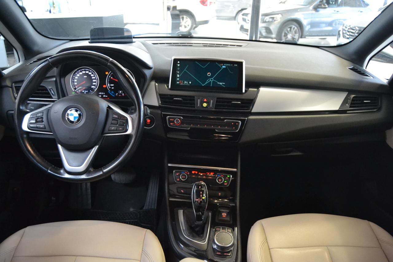 Bmw 216D ActiveTourer Luxury Auto/Navi/Pelle/Xenon