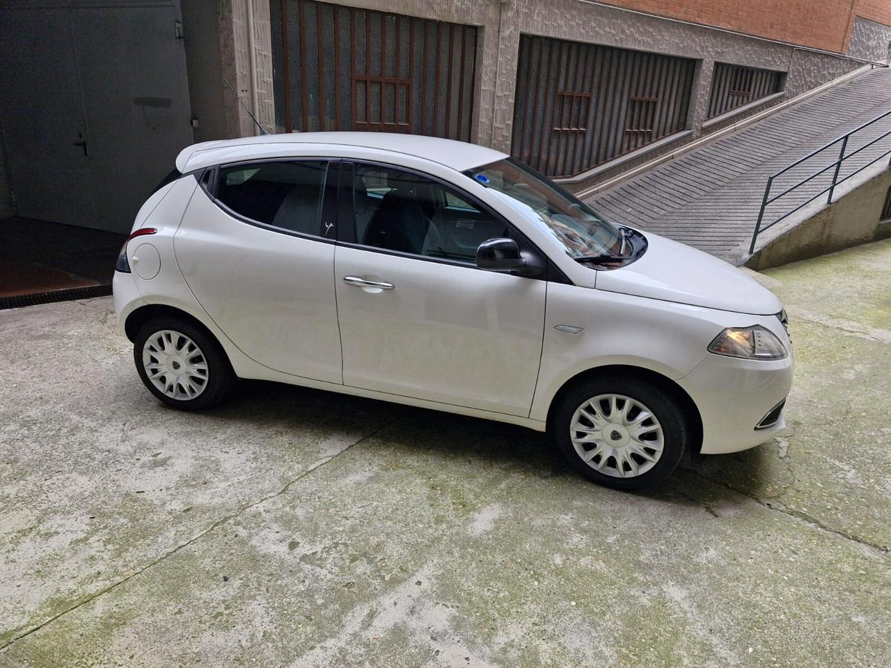 Lancia Ypsilon 1.3 MJT 16V 95 CV 5 porte S&S Gold