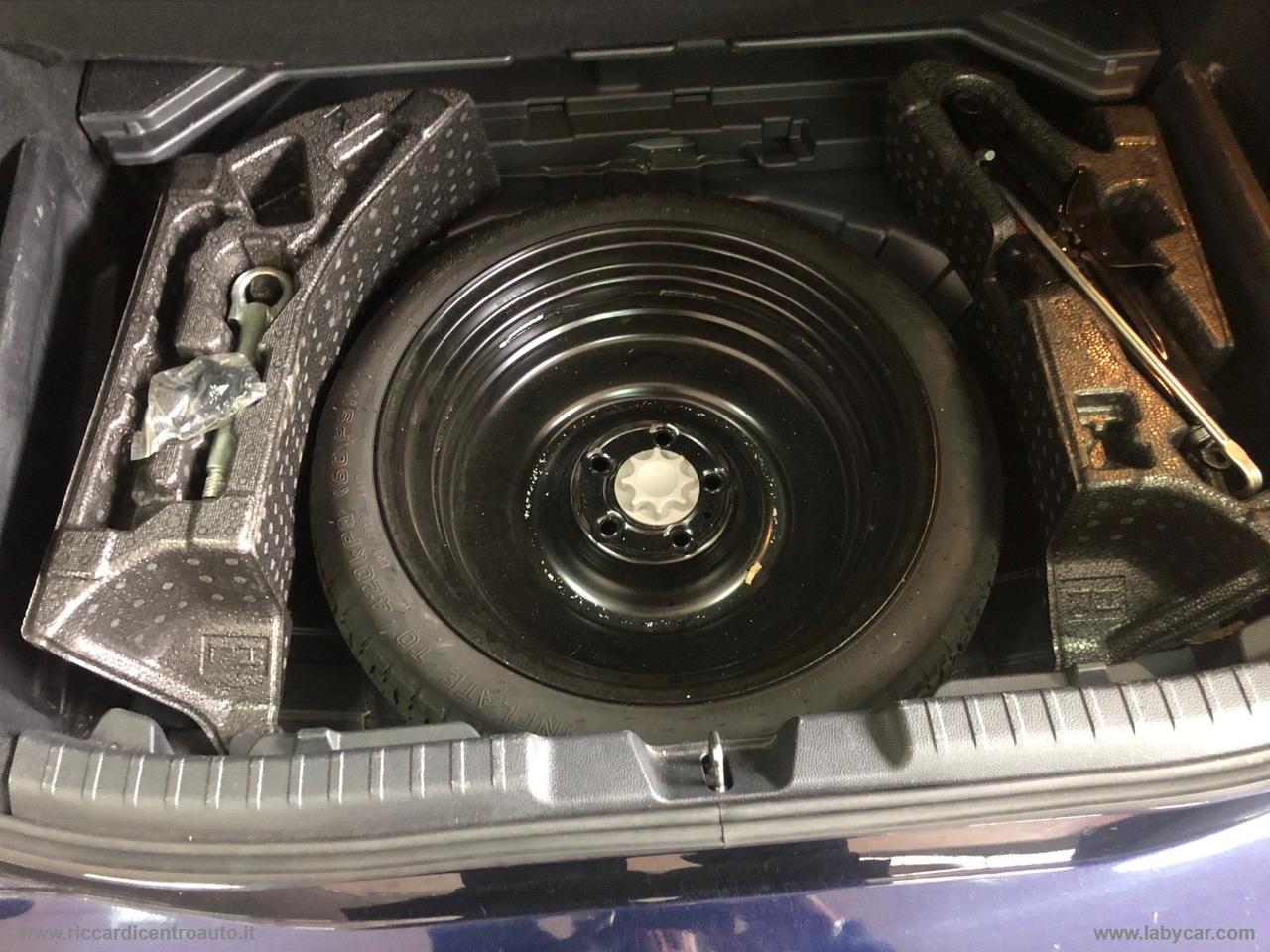 TOYOTA Corolla 1.8 Hybrid Business