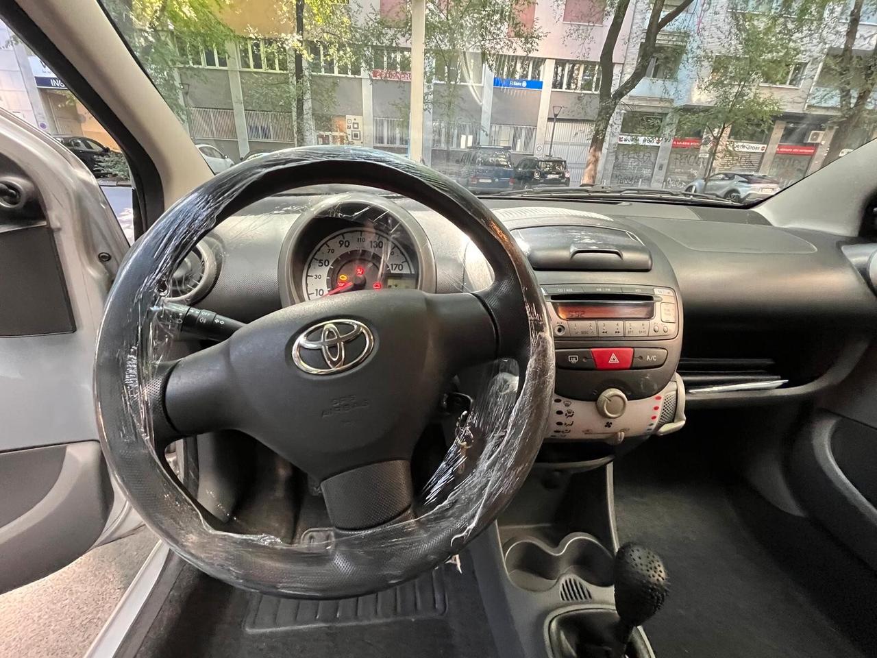 Toyota Aygo 1.0 VVT-i 69 CV 3 porte x-play