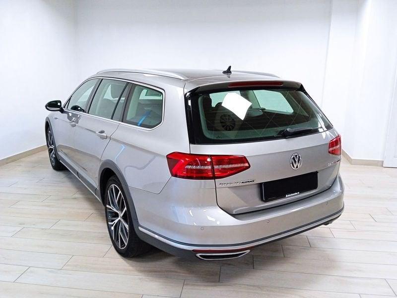 Volkswagen Passat 8ª serie Business Alltrack 2.0 TDI 190 CV 4MOTION DSG Exec.BMT