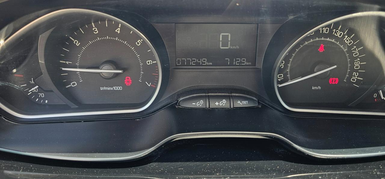 Peugeot 208 PureTech 82 5 porte Allure
