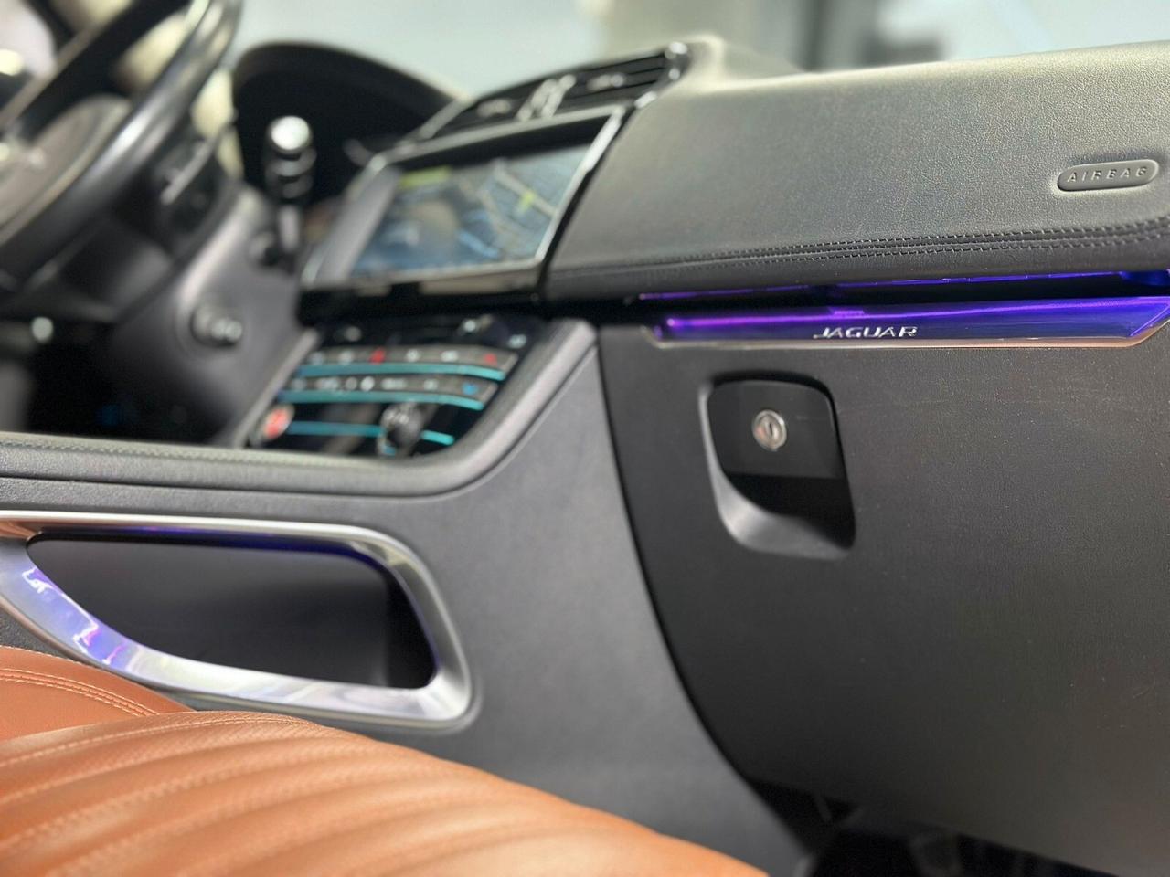 Jaguar F-Pace 2.0 D 180 CV AWD aut. Portfolio