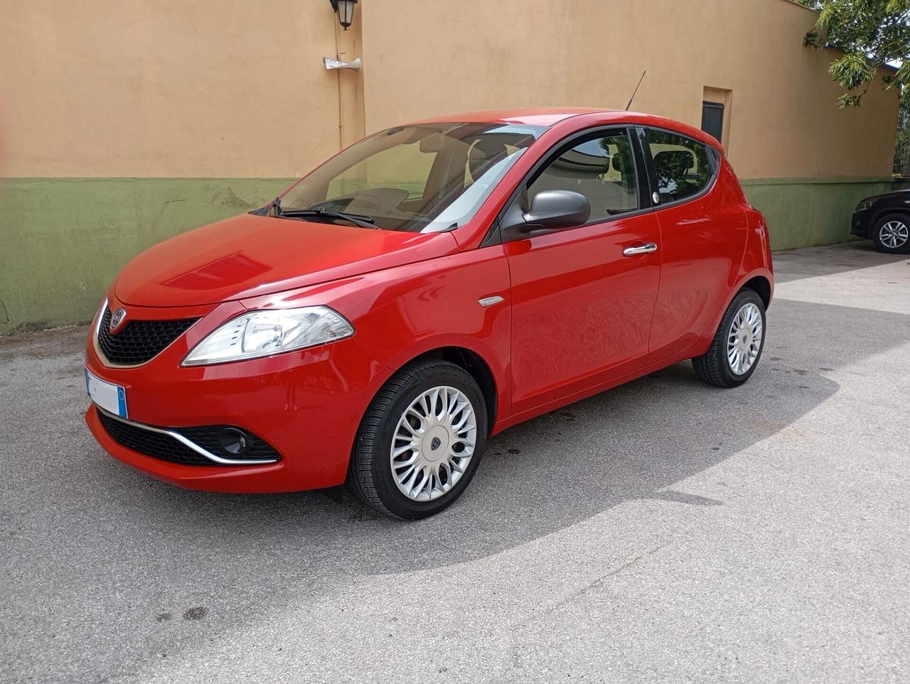 Lancia Ypsilon 1.2 69 CV GPL Ecochic Gold