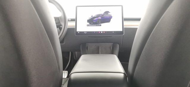 TESLA Model Y Performance Dual Motor AWD -con Autopilot avanzato