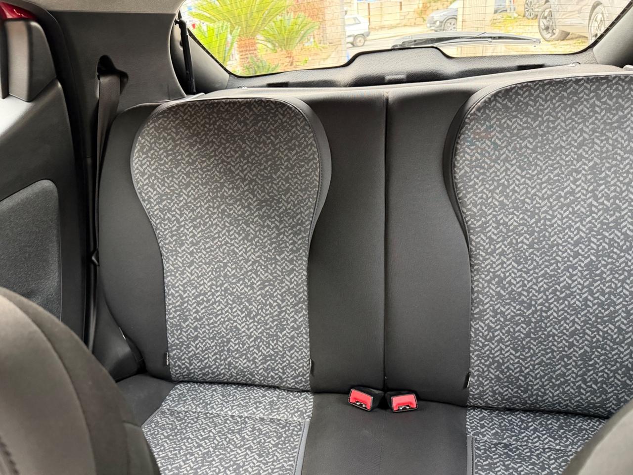 Lancia Ypsilon 1.0 FireFly 5 porte S&S Hybrid Gold