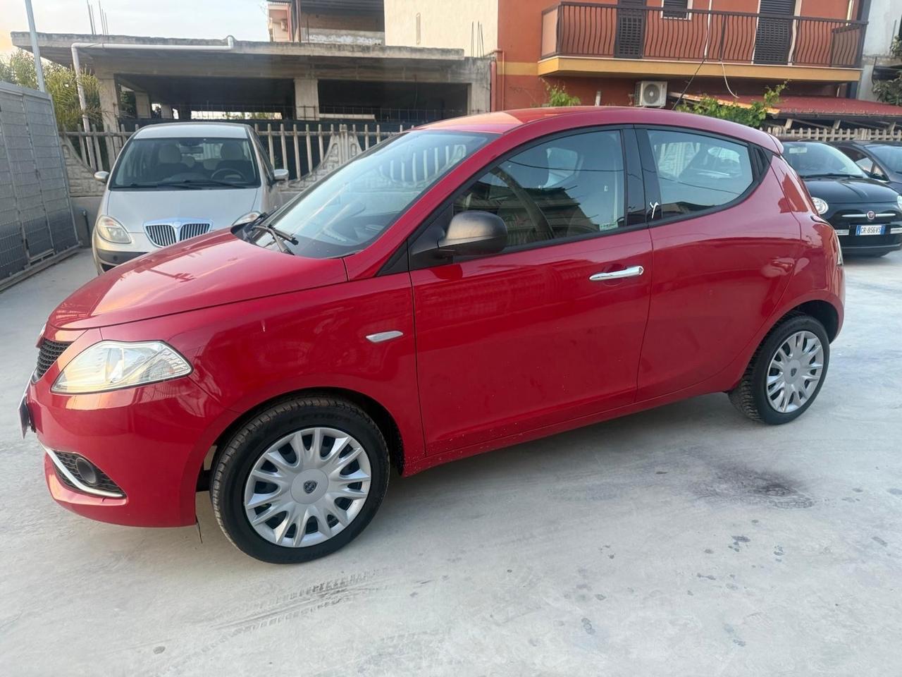 Lancia Ypsilon 1.2 69 CV 5 porte Platinum
