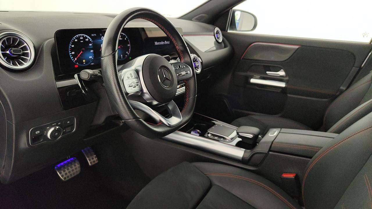 Mercedes-Benz GLA 180 d Premium auto