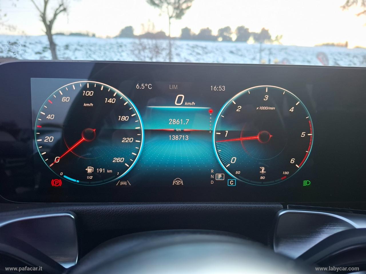 MERCEDES-BENZ GLB 200 d Automatic Premium