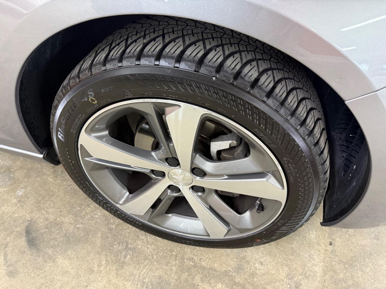 Peugeot 308 PureTech Turbo 130 S&S SW Allure