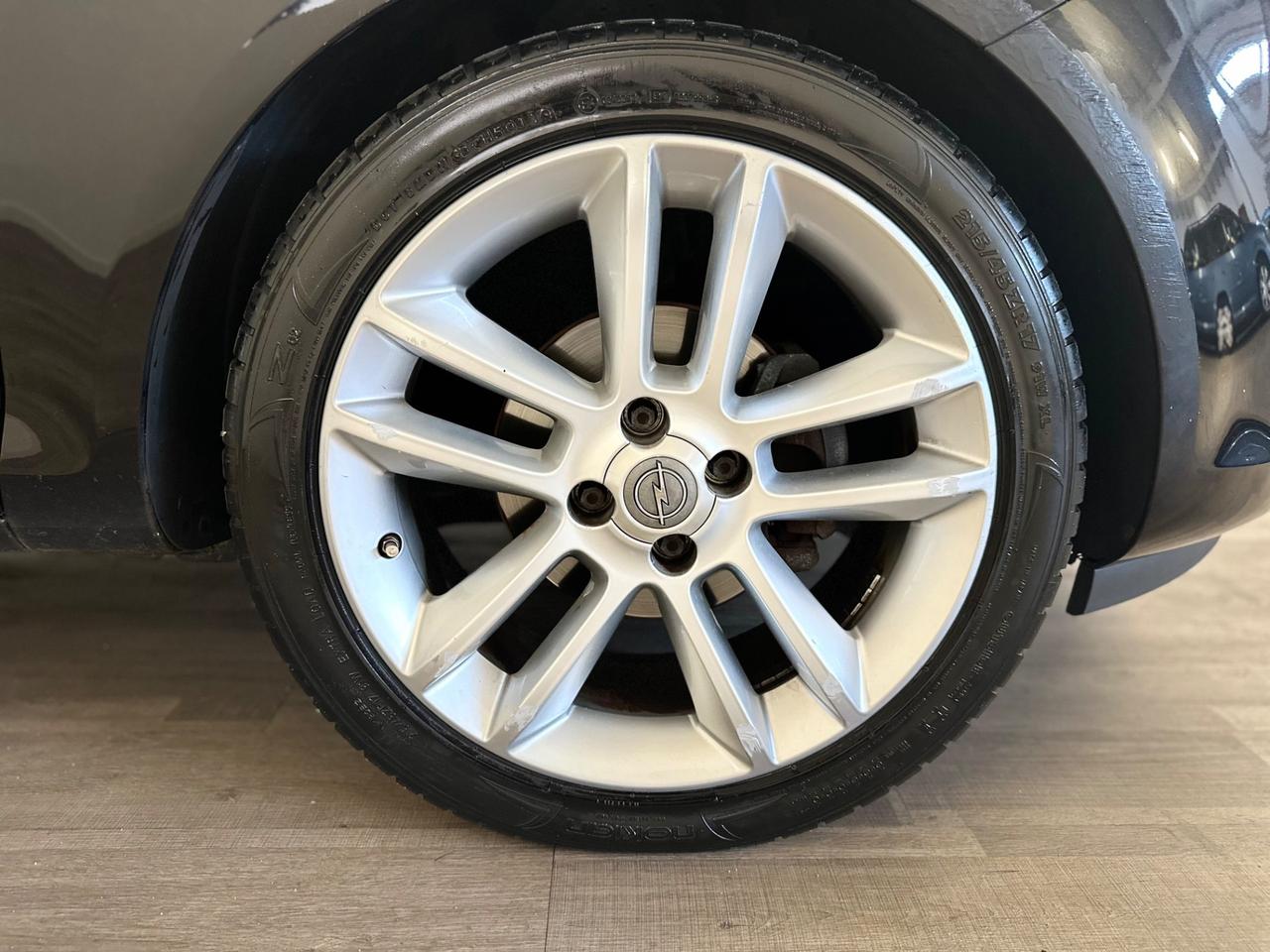 Opel Corsa 1.4 16V 3 porte Sport NEOPATENTATI