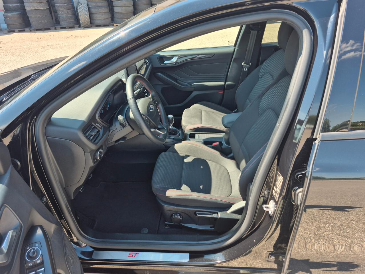 Ford Focus 1.0 EcoBoost Hybrid 125 CV 5p. ST-Line