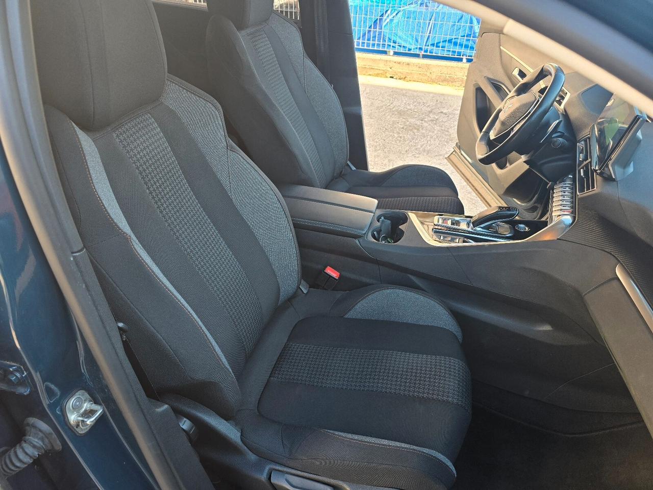 Peugeot 5008 BlueHDi 130 S&S EAT8 Active Pack