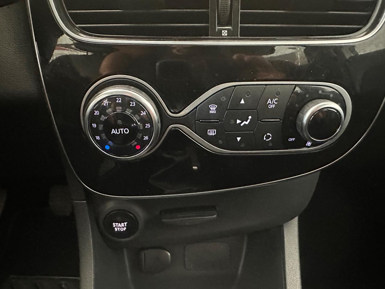 Renault Clio TCe 12V 90CV Start&Stop 5 porte Energy Intens