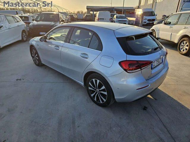 MERCEDES-BENZ A 250 e eq-power Business Extra auto - GC736ZY