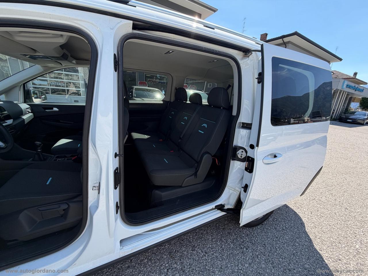FORD Gr. Tourneo Connect 2.0 EBl 122CV Active WINTER PACK