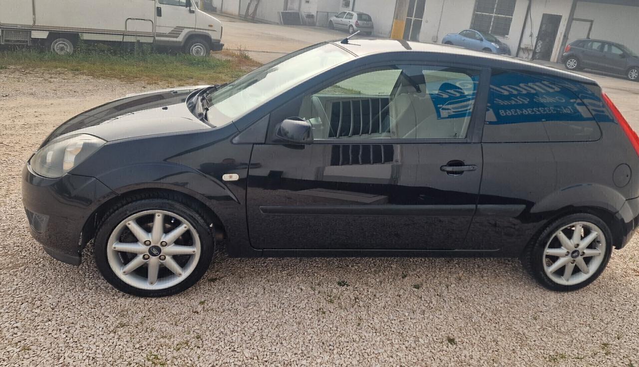 Ford Fiesta 1.2 16V 3p. Ghia "GPL"