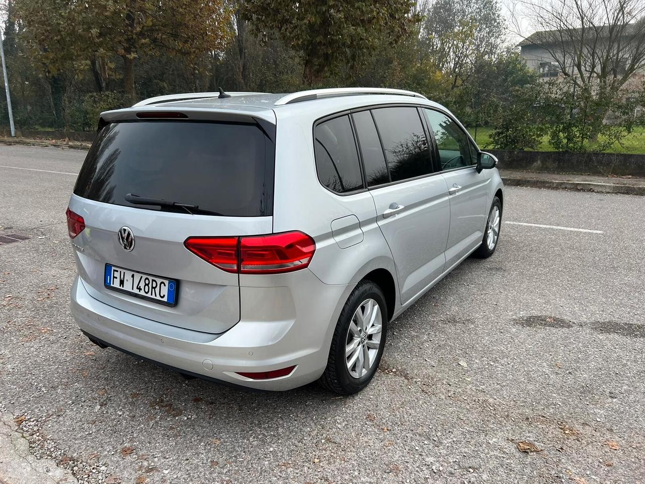 Volkswagen Touran 2.0 TDI 150 CV SCR DSG Business BlueMotion Technology