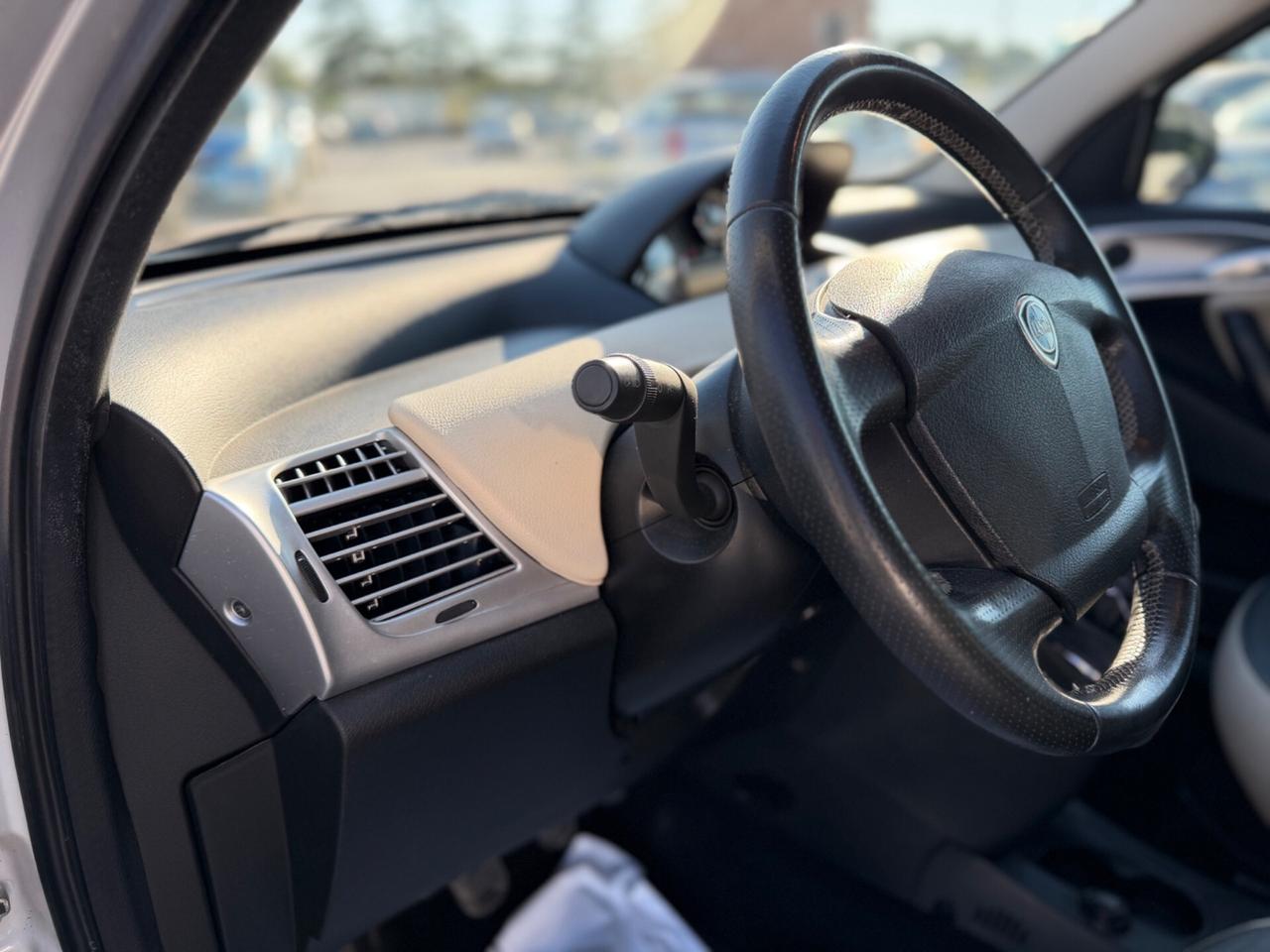 Lancia Ypsilon 1.2 Platino Bicolore