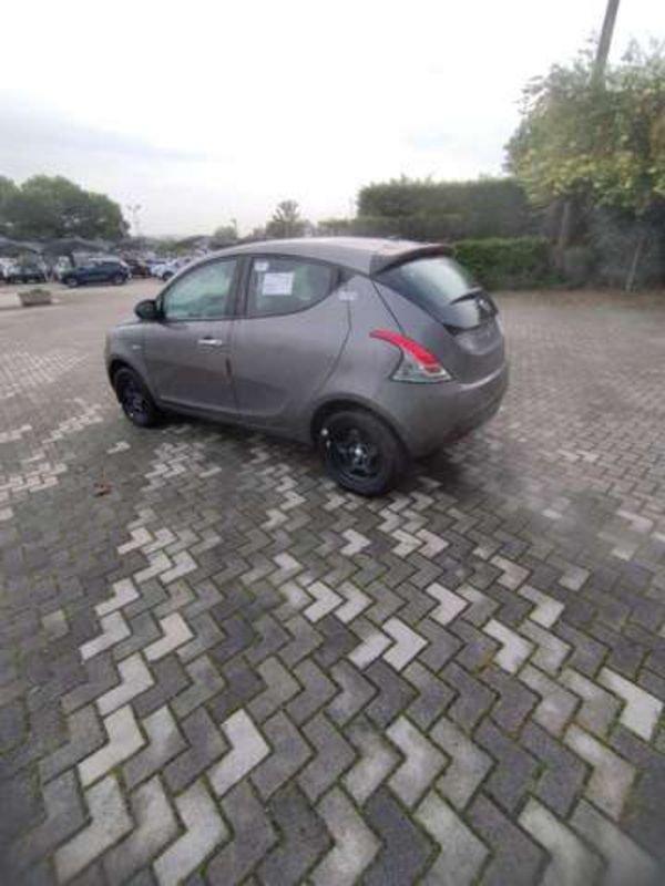 Lancia Ypsilon 1.0 FireFly Hybrid Oro