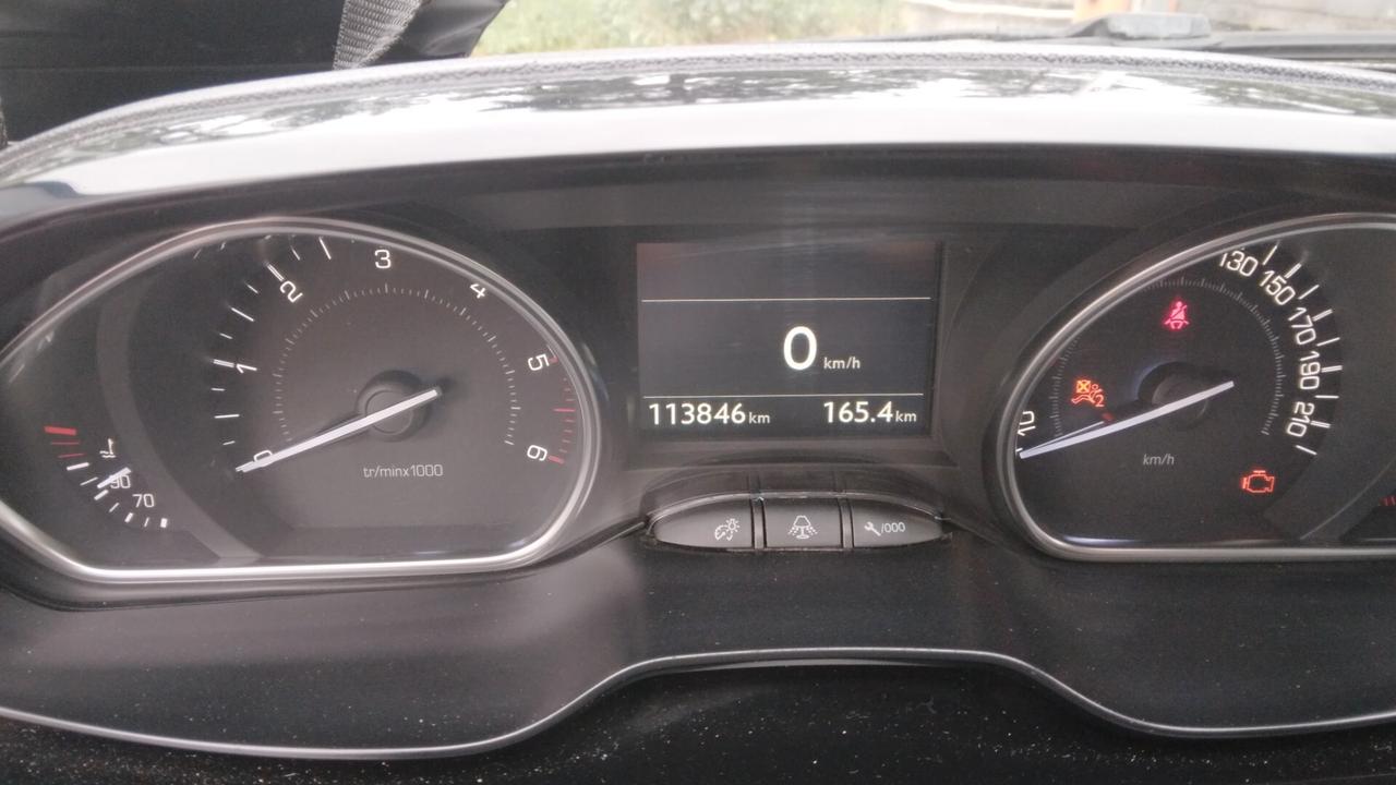 Peugeot 2008 BlueHDi 120 S&S Allure