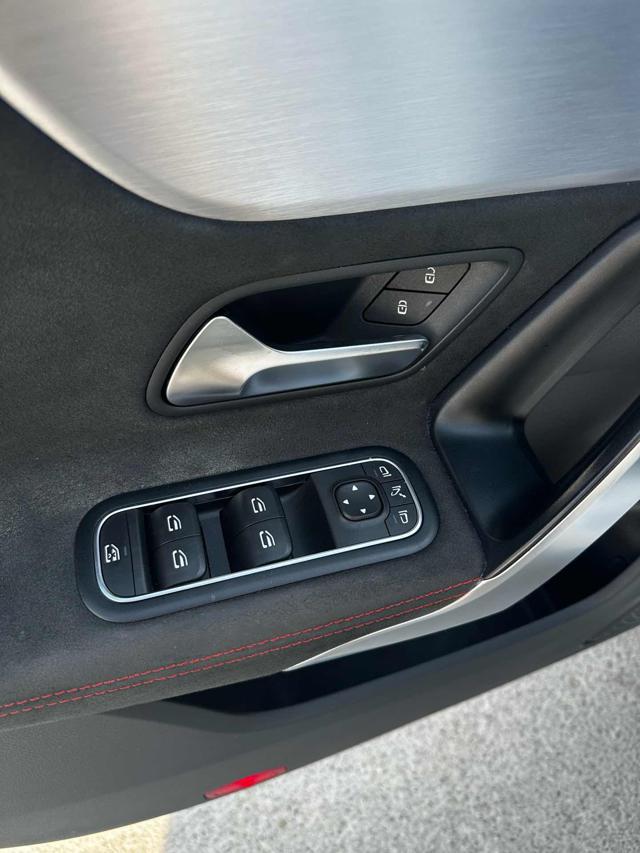 MERCEDES-BENZ CLA 180 d Automatic Premium OK NEOPATENTATO