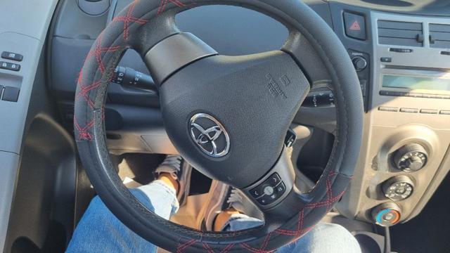 TOYOTA Yaris 1.0 5 porte Sol