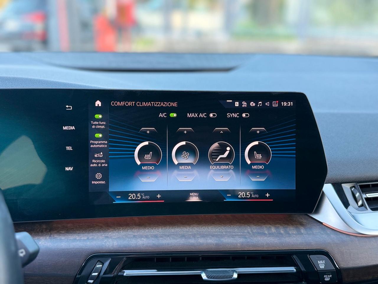 218d Active Tourer Luxury