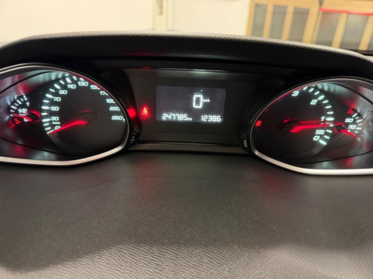 Peugeot 308 BlueHDi 120 S&S SW Business