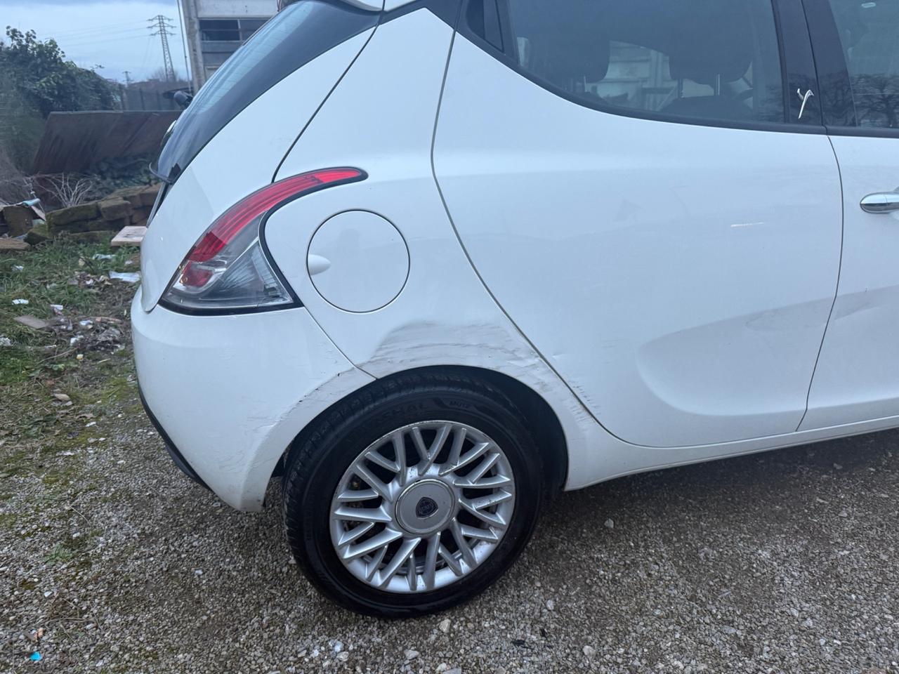 Lancia Ypsilon 1.2 69 CV 5 porte S&S Platinum